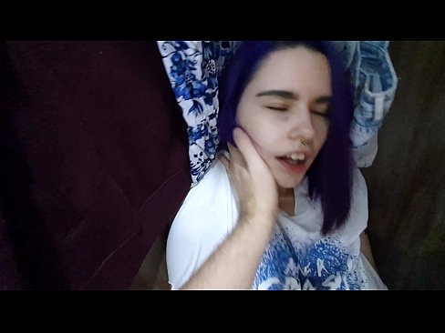 ❤️ Нашао сам своју сестру у орману и помогао јој да сврши ❤ Порно видео код нас ☑